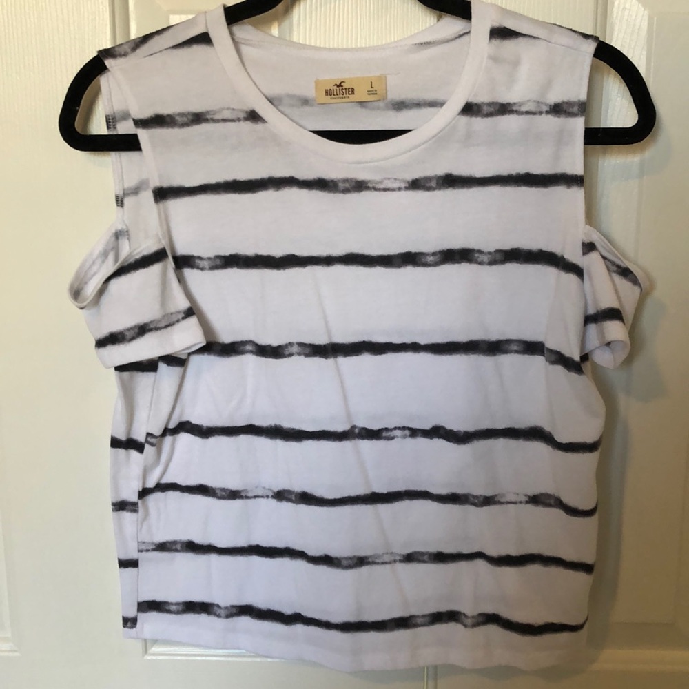 Hollister shoulder top-size large